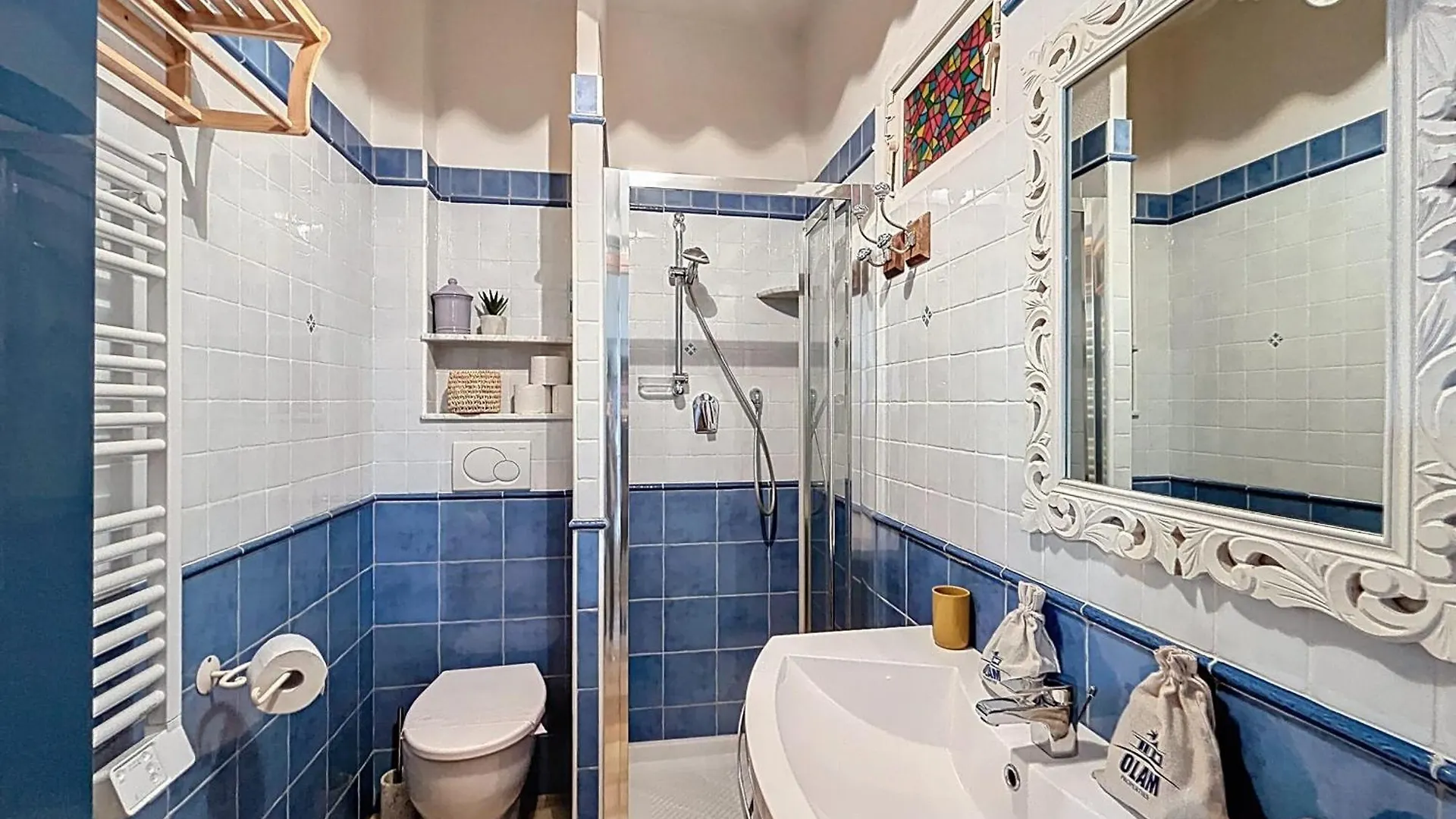 Cannes In The Heart Of Le Suquet Beautiful Apartment With Quiet Balcony Frankrijk